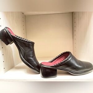 Etienne Aigner New Black Leather Mules with Red Insole